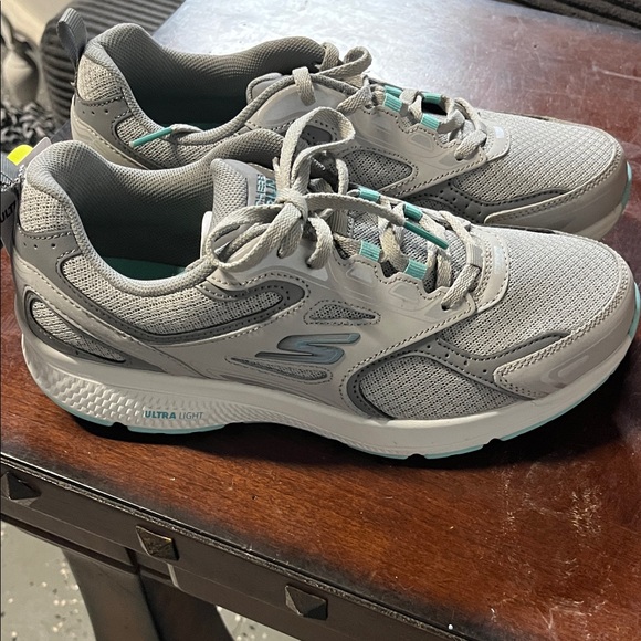 Brand new Skechers - Picture 1 of 7